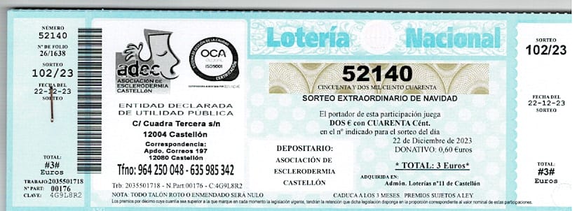 imagen de un boleto de loteriía nacional española, fondo blanco con letras en negro con la información del boleto, número jugado cinco,dos,uno,cuatro,cero. precio tres euros con donatico de 0´60 céntimos de euro